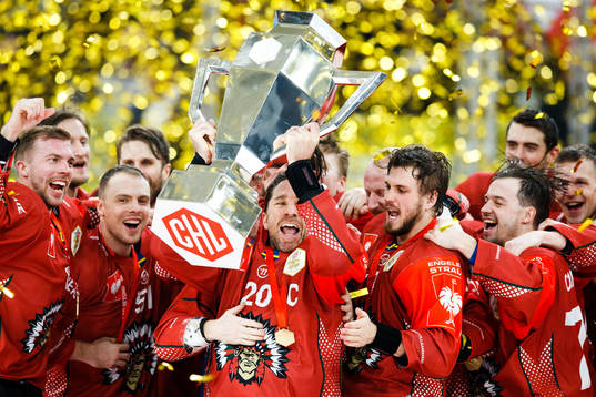 Joel Lundqvist of Frölunda celebrates with team mates