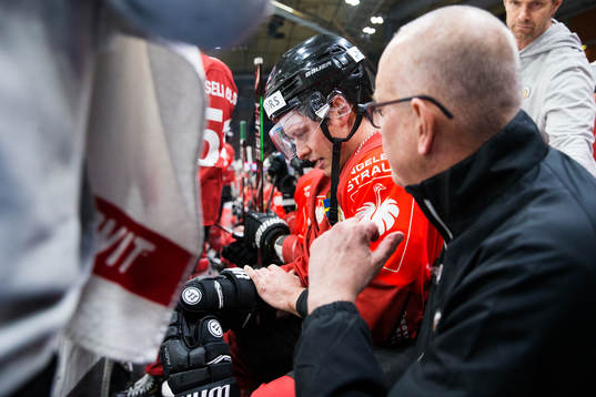 Rhett Rakhshani of Frölunda