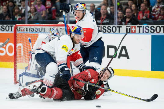 Andrew Bodnarchuk  of Red Bull Munich and Max Friberg of