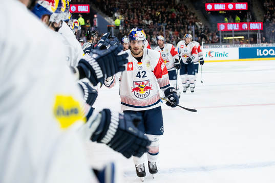 Yasin Ehliz of Red Bull Munich celebrates