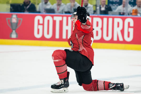 Samuel Fagemo of Frölunda celebrates scoring 1-0