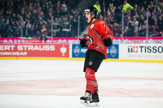 Samuel Fagemo of Frölunda celebrates scoring 1-0
