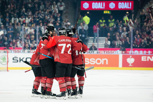 Samuel Fagemo of Frölunda celebrates scoring 1-0