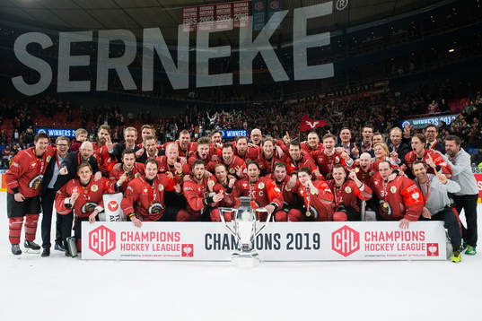 Players of Frölunda celebrates with the trophy