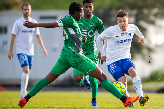 Farenses David Moura och Norrköpings Simon Skrabb