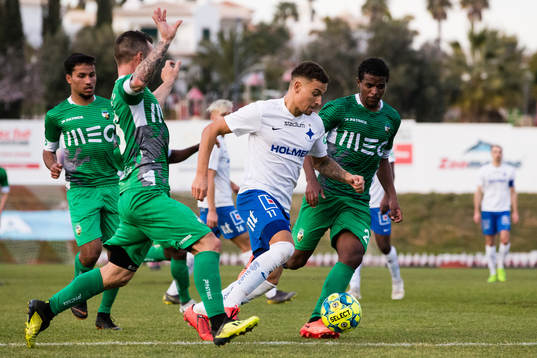 Norrköpings Jordan Larsson utmanar Farenses Jorge Ribeiro