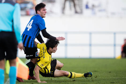 Sirius Ian Sirelius och Jeonnam Dragons Sin Chanwoo