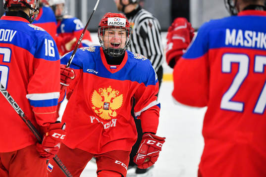 Rysslands Denis Baranov jublar