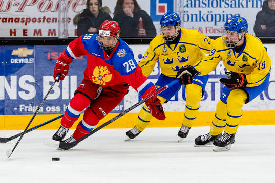 Rysslands Artyom Didkovski jagas av Sveriges Emil Andrae