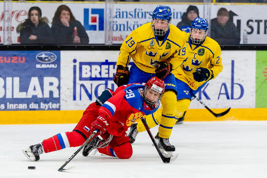 Rysslands Artyom Didkovski jagas av Sveriges Emil Andrae