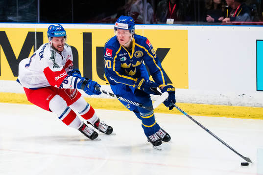 Jesper Boqvist  of Sweden and of Tomas Kundratek of Czech