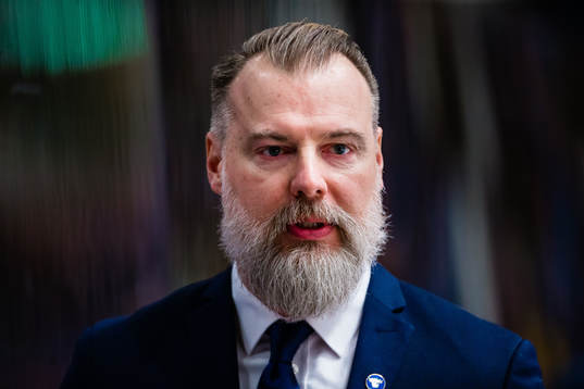 head coach Rikard Grönborg of Sweden