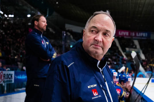 Equipment manager Anders Weiderstål of Sweden