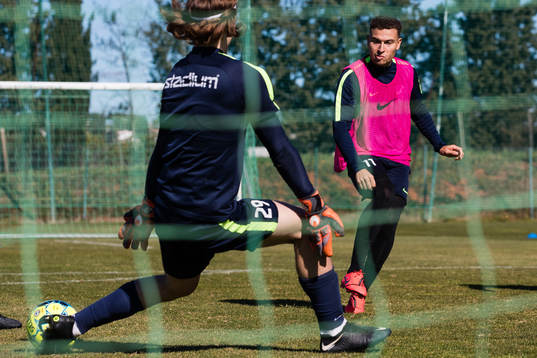 målvakt Julius Lindgren och Jordan Larsson