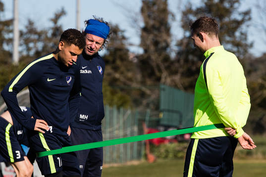 Jordan Larsson, players manager Mikael Hansson och