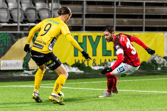 Falkenbergs Tibor Joza och Elfsborgs Pawel Cibicki