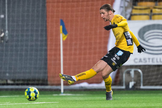 Elfsborgs Pawel Cibicki skjuter 1-0