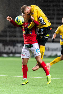 Elfsborgs Joakim Nilsson och Falkenbergs Edi Sylisufaj