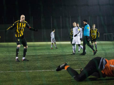 IFK Hässleholms Simon Henningsson gör mål på straff i