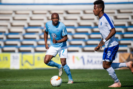 Fouad Bachirou of Malmö FF and Tche Tche of Dinamo Kiev
