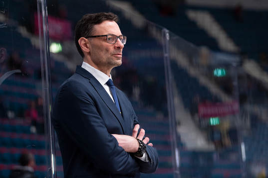 assistant coach Peter Popovic of Sweden