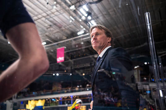 assistant coach Johan Garpenlöv of Sweden