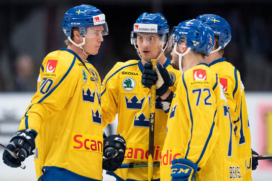 Dennis Rasmussen of Sweden (l), Philip Holm of Sweden (m)