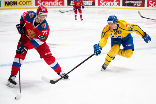 Konstantin Okulov of Russia and Isac Lundeström of Sweden