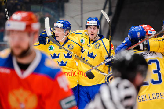 Emil Larsson of Sweden jublar