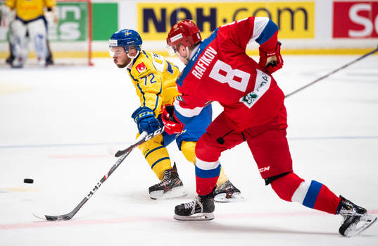 Emil Bemström of Sweden and Rushan Rafikov of Russia