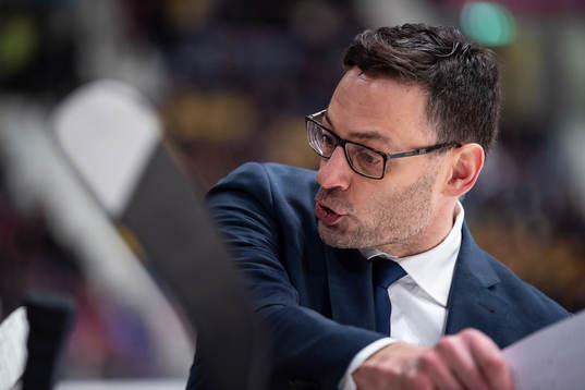 assistant coach Peter Popovic of Sweden
