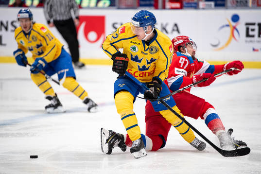 Joel Kellman of Sweden and Aleksei Kruchinin of Russia