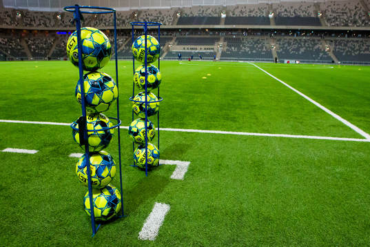 Fotbollar på Tele2 Arena