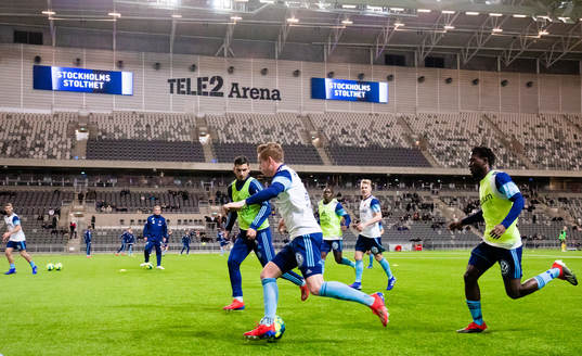 Djurgårdens spelare värmer upp