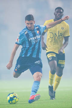 Djurgårdens Besard Sabovic och Lilleströms Sheriff Sinyan