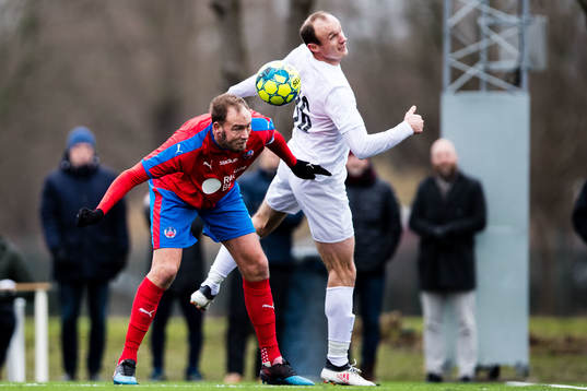 Helsingborgs Andreas Granqvist och Östers Dragan Kapcevic