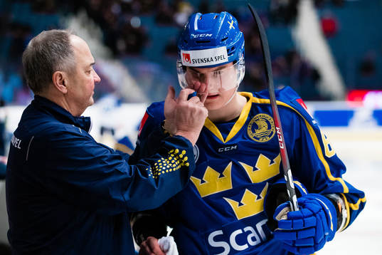 Equipment manager Anders Weiderstål of Sweden and Fredrik