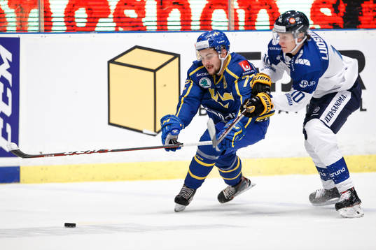 Emil Bemström of Sweden and Eetu Luostarinen of Finland