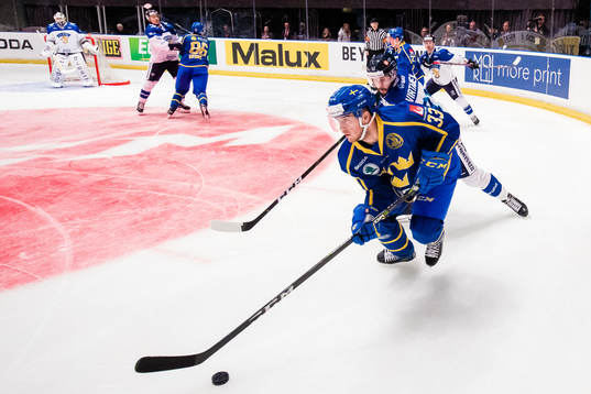 Michael Lindqvist and Jesse Virtanen of Finland