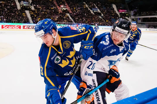 Michael Lindqvist of Sweden and Niko Ojamäki of Finland