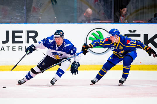 Juhani Tyrväinen of Finland and Joel Kellman of Sweden