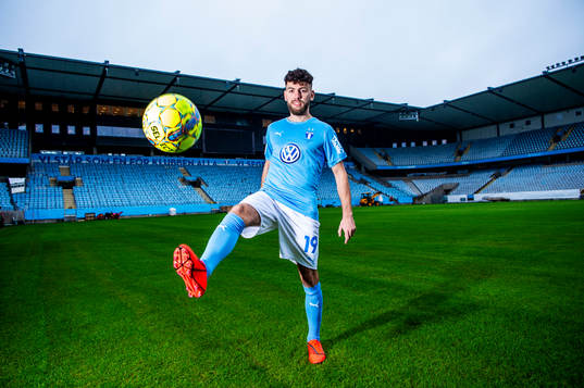Malmö FF presenterar Erdal Rakip som ny spelare