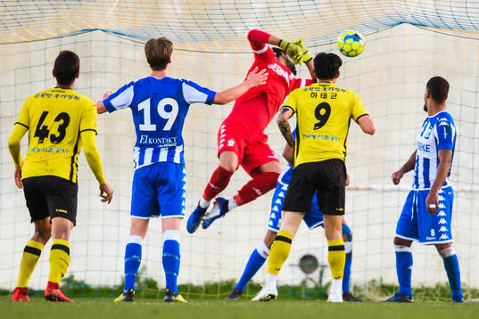 Jeonnam Dragons Ahn Byungkeon gör 0-1