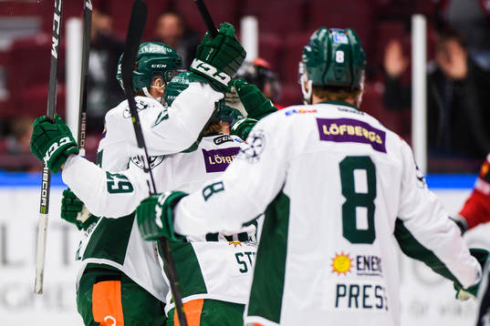 Färjestads Oskar Steen jublar