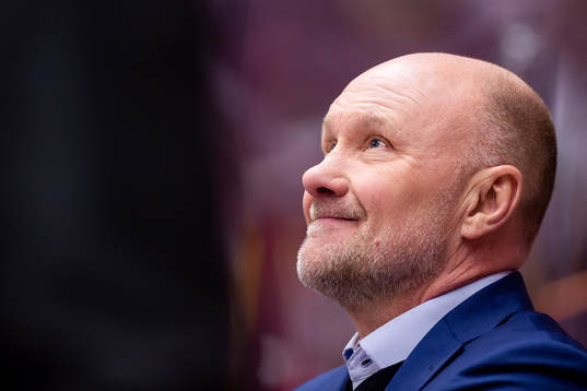 Malmö Redhawks tränare Peter Andersson deppar
