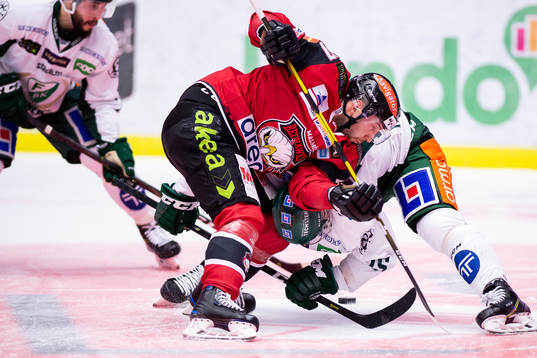Malmö Redhawks Konstantin Komarek och Färjestads Gustav