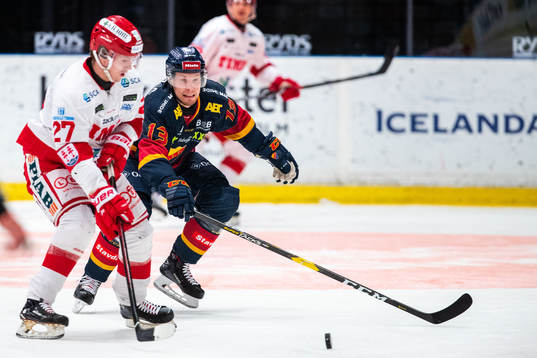 Timrås Johannes Kinnvall och Djurgårdens Petteri Wirtanen