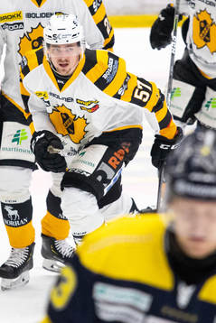 Skellefteås Emil Djuse jublar