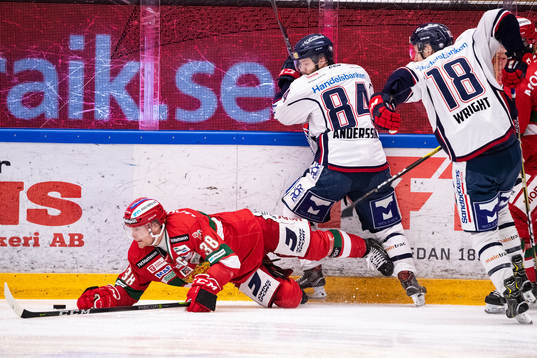 Moras Adam Massuhr och Linköpings Jimmy Andersson och