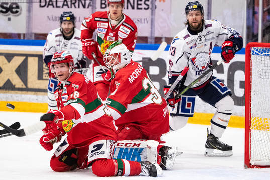 Moras Adam Massuh och målvakt Janne Juvonen och